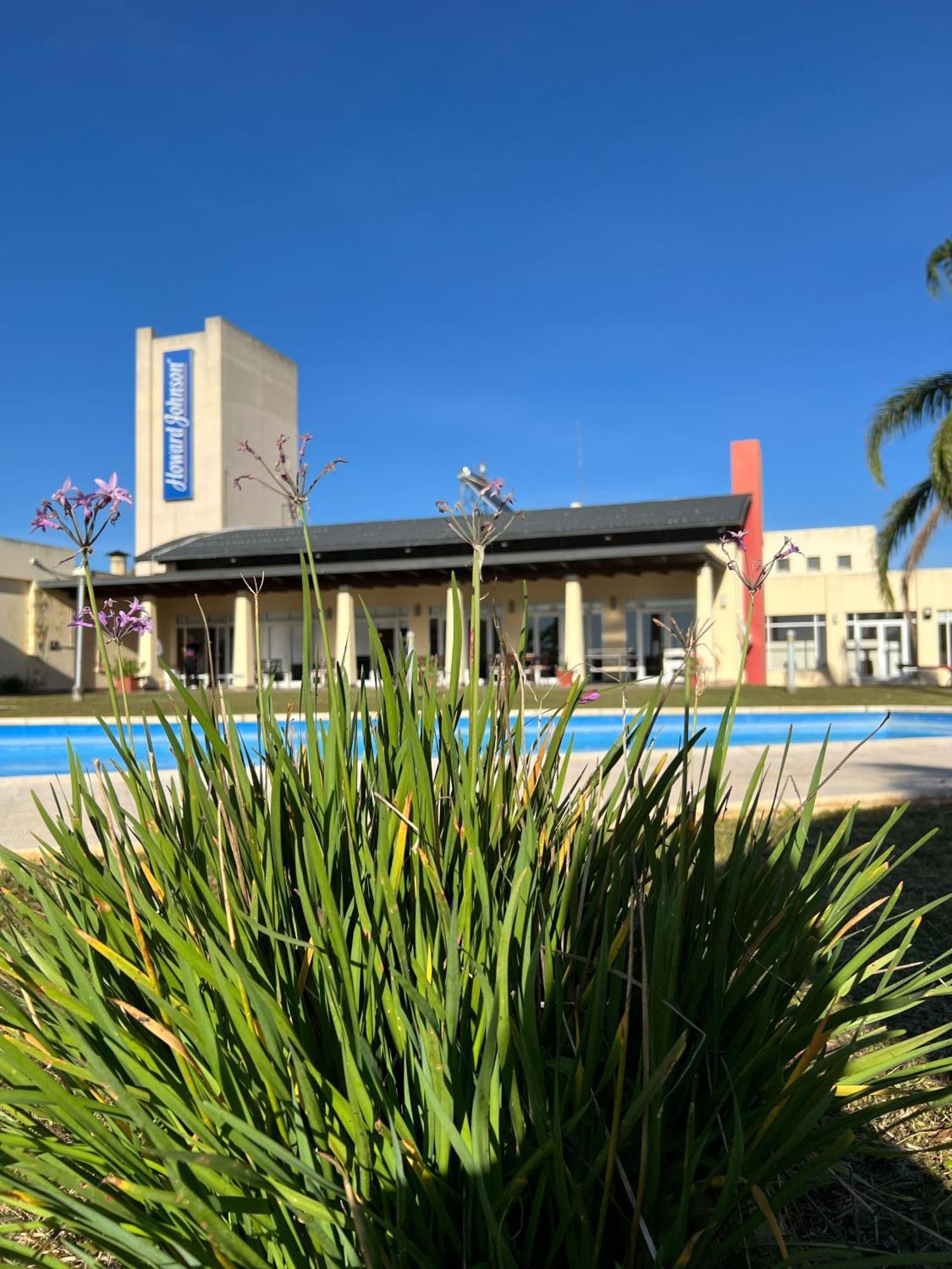 Howard Johnson Inn Rosario De La Frontera Exteriér fotografie