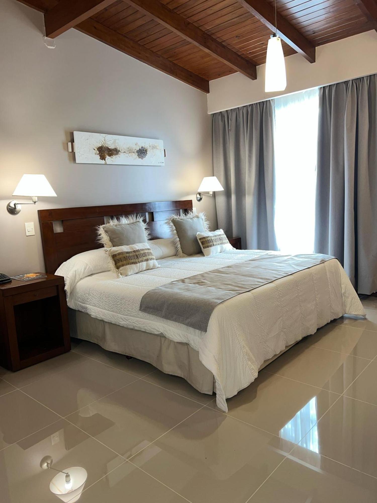 Howard Johnson Inn Rosario De La Frontera Exteriér fotografie