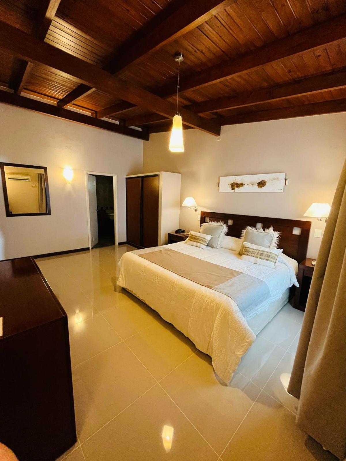 Howard Johnson Inn Rosario De La Frontera Exteriér fotografie