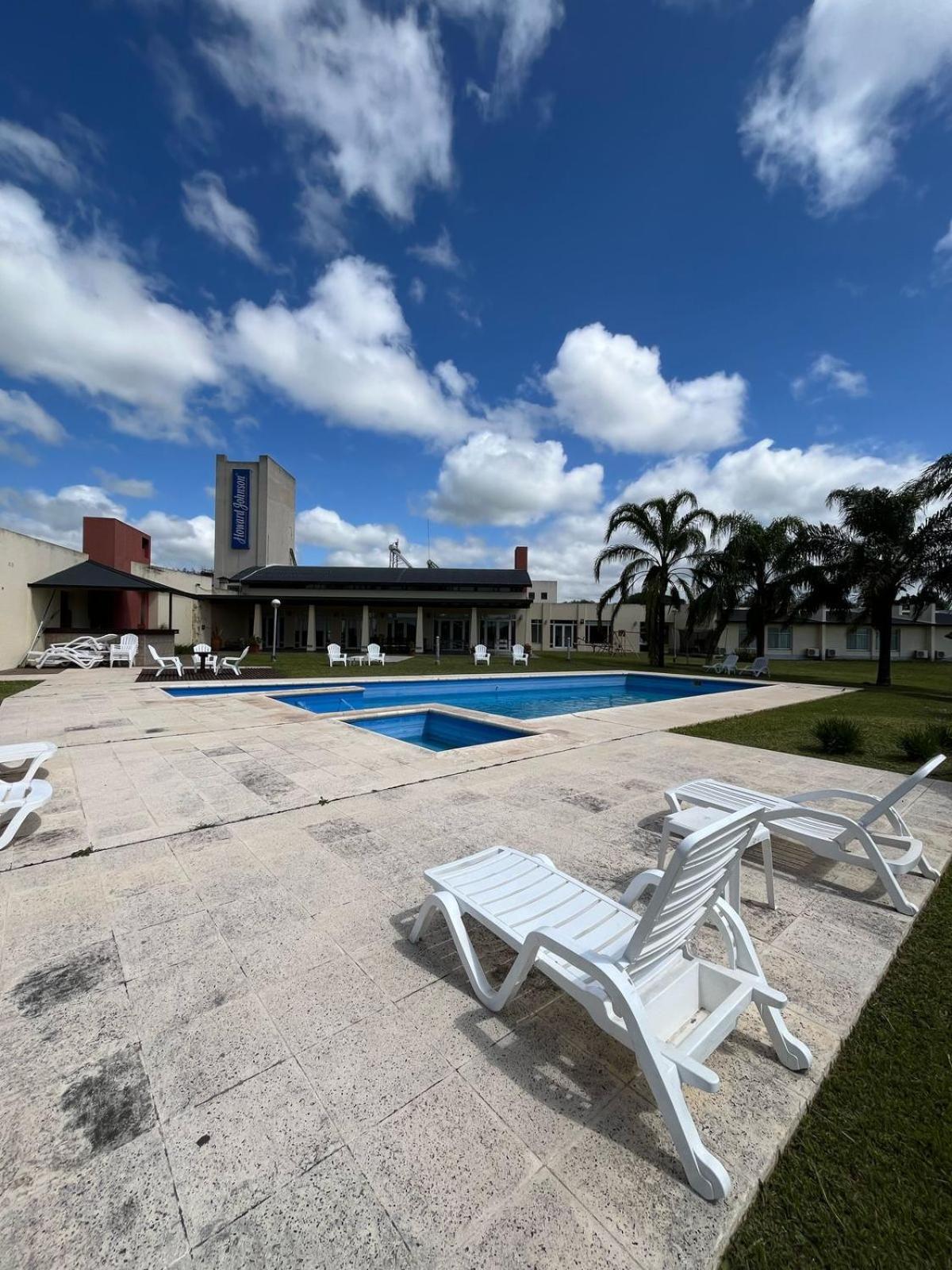 Howard Johnson Inn Rosario De La Frontera Exteriér fotografie