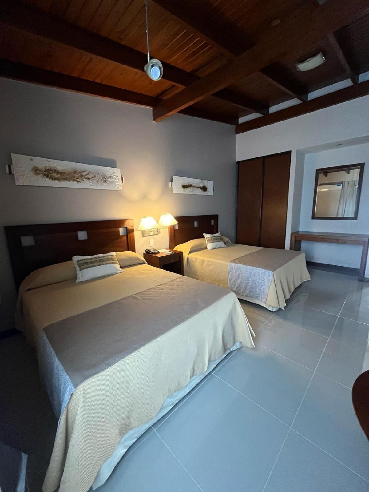 Howard Johnson Inn Rosario De La Frontera Exteriér fotografie